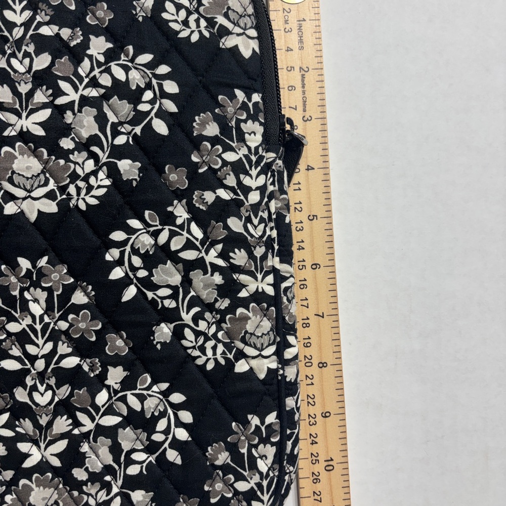 Vera Bradley Retired Chandelier Noir Quilted Laptop Sleeve Minimalist Bohemian - Picture 7 of 7